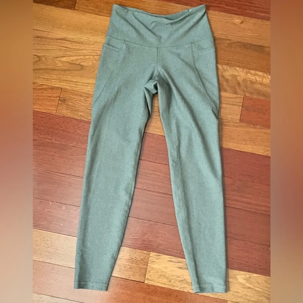 Old Navy Power Soft High Rise Go Dry Leggings Women's Size Small Gray Pockets